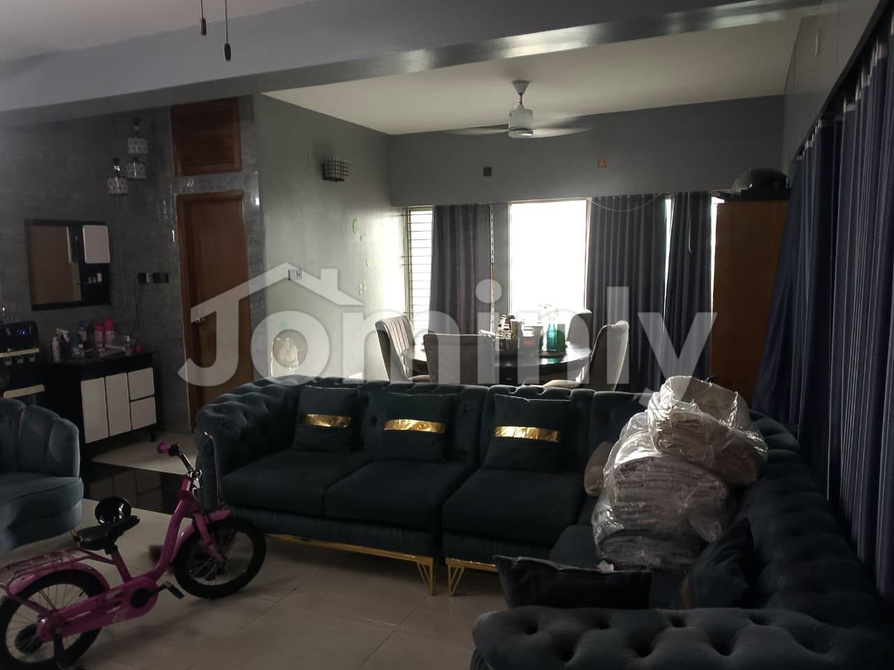 1933 SQFT Apartment for Sale | New Eskaton Road, Bangla Motor | Level 8 | West Facing Flat | 3 Beds, 4 Baths, 4 Balconies, Servant Room & Bath, 2 Lifts, Community Hall, Mosque & Dedicated Parking - 2