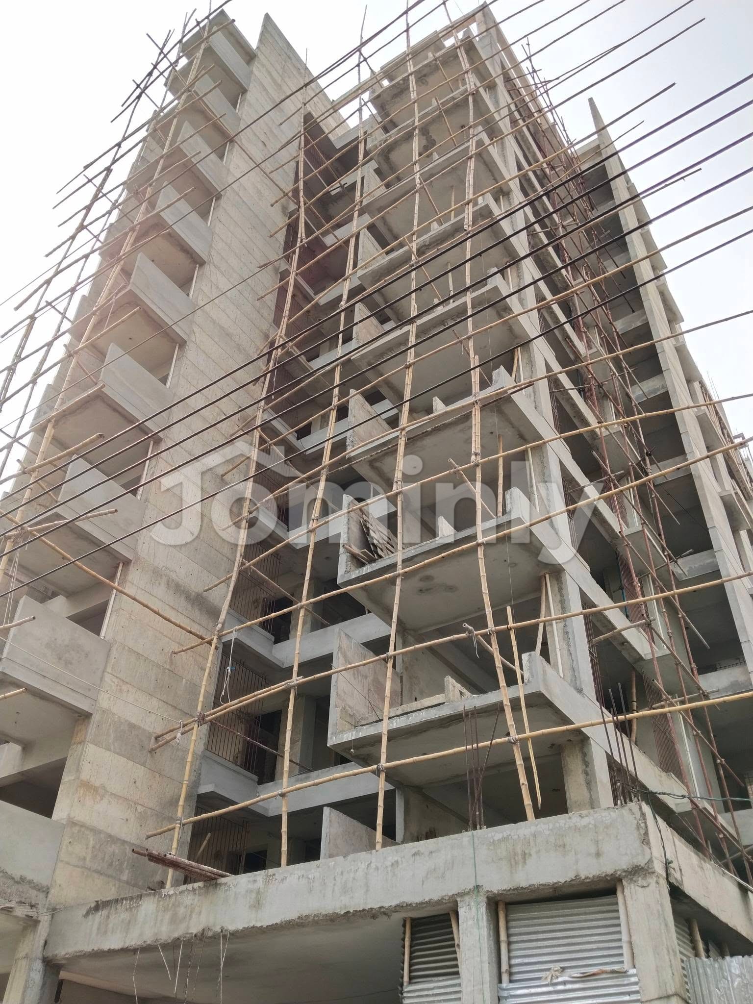 2000 SQFT South-Facing Single Unit Luxury Apartment for Sale | Block L, Bashundhara R/A | Level 8 | South Facing | 3 Beds, 4 Baths, 3 Verandas, Servant Toilet, Rooftop Garden & Dedicated Parking