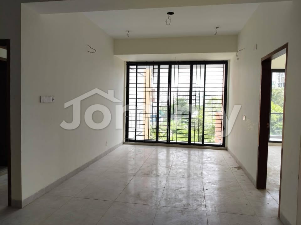 2650 SQFT South-Facing Brand New Apartment for Sale | Block L, Bashundhara R/A | 2nd Floor | South Facing  | 4 Beds, 4 Baths, 4 Balconies, Prayer Room, Meeting Room & Dedicated Parking - 4