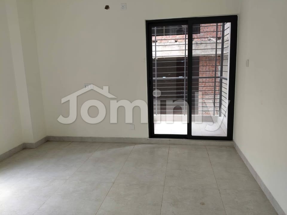 2650 SQFT South-Facing Brand New Apartment for Sale | Block L, Bashundhara R/A | 2nd Floor | South Facing  | 4 Beds, 4 Baths, 4 Balconies, Prayer Room, Meeting Room & Dedicated Parking - 5