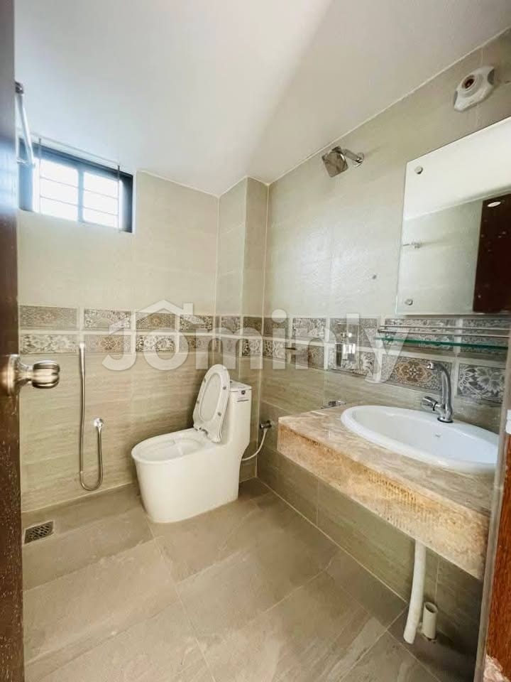 1820 Sqft South-Facing 4-Bedroom Top Floor Flat with Parking for Sale in DFL Rose Heaven Sector 1 Aftabnagar - 5