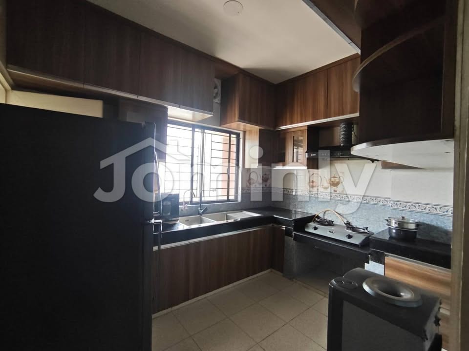 2500 Sqft Semi-Interior North-Facing 4-Bedroom Luxury Flat for Rent in Block-J Bashundhara R/A - 2