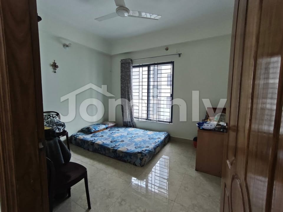 2500 Sqft Semi-Interior North-Facing 4-Bedroom Luxury Flat for Rent in Block-J Bashundhara R/A - 5