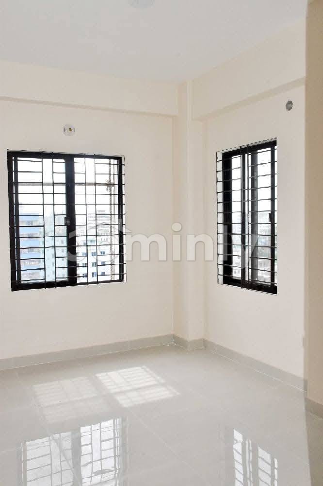 1100 Sqft Road-Facing 3-Bedroom Ready Flat with Parking for Sale in DFL Dream House-10 Matuail New Town - 2