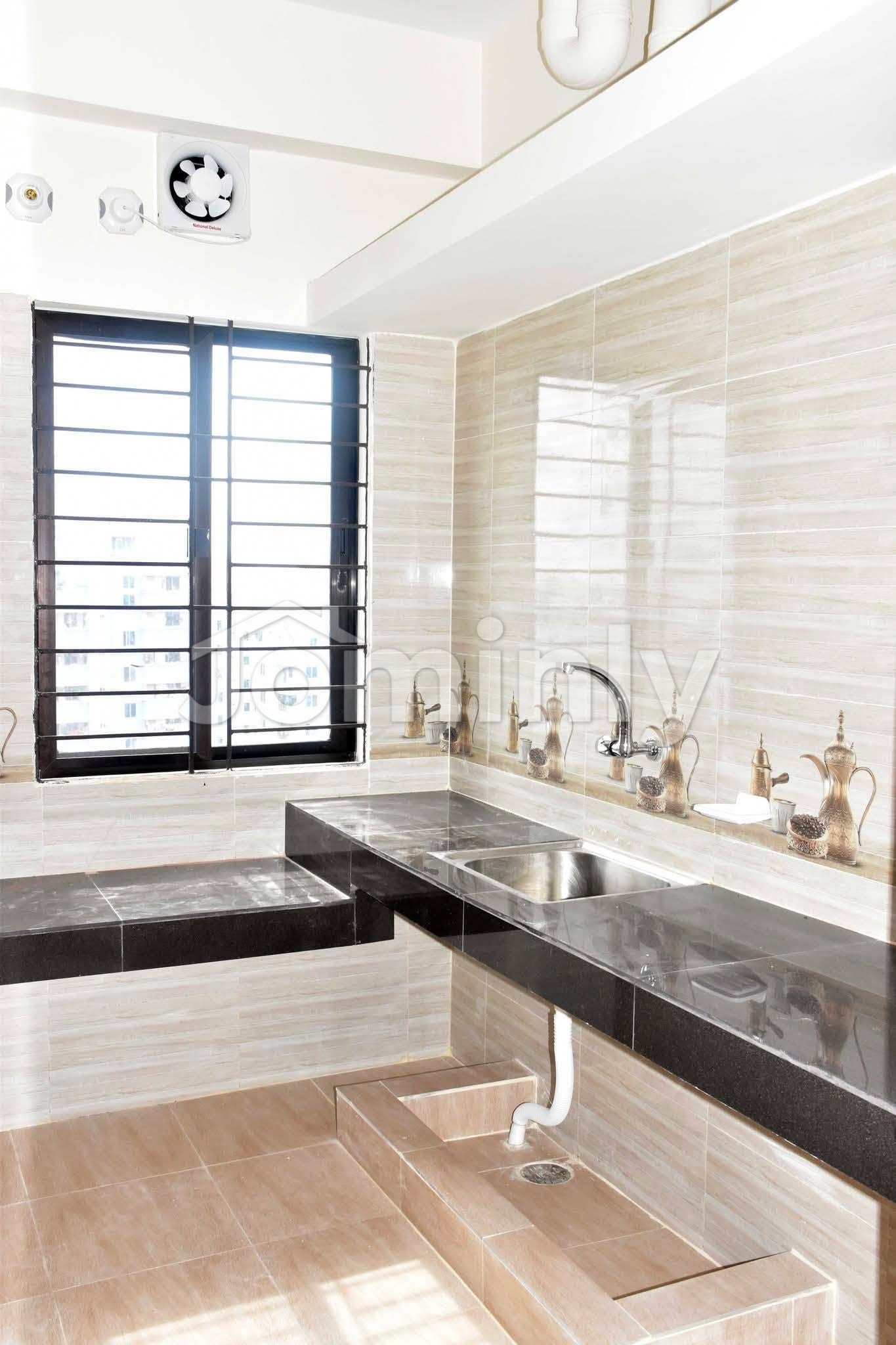 1100 Sqft Road-Facing 3-Bedroom Ready Flat with Parking for Sale in DFL Dream House-10 Matuail New Town - 3