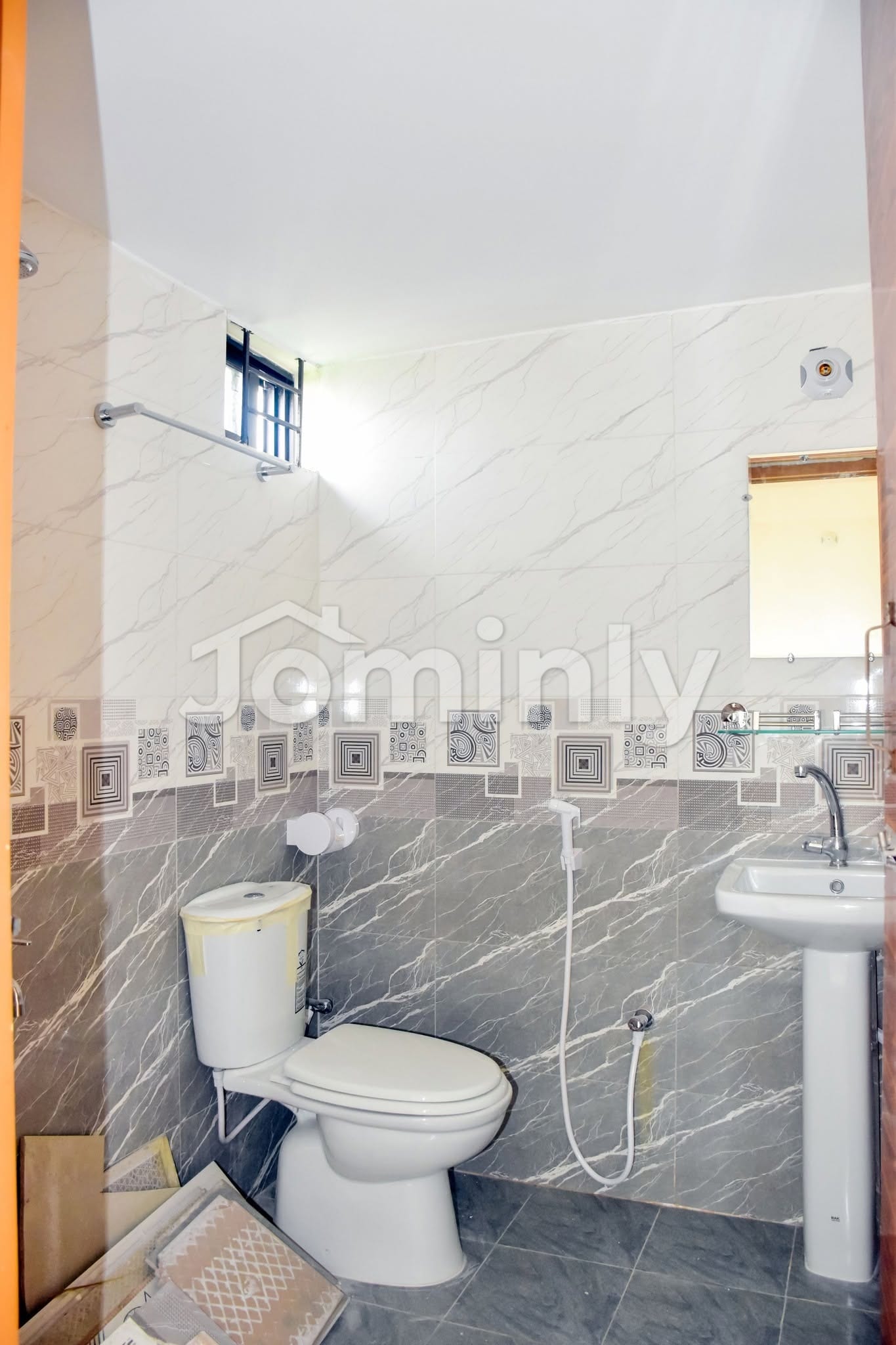 1100 Sqft South-Facing 3-Bedroom Flat with Parking for Sale in DFL Dream House-16 Block-A Green Model Town Manda - 5