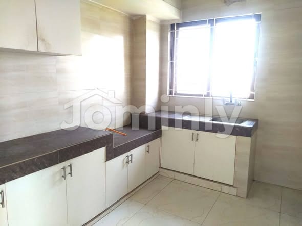 1550 Sqft North-Facing 3-Bedroom Used Flat with LPG Gas & Parking for Sale on 4th Floor in Block-L Bashundhara R/A - 2