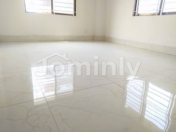 1550 Sqft North-Facing 3-Bedroom Used Flat with LPG Gas & Parking for Sale on 4th Floor in Block-L Bashundhara R/A - 3