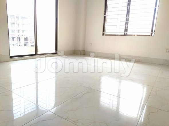 1550 Sqft North-Facing 3-Bedroom Used Flat with LPG Gas & Parking for Sale on 4th Floor in Block-L Bashundhara R/A - 5