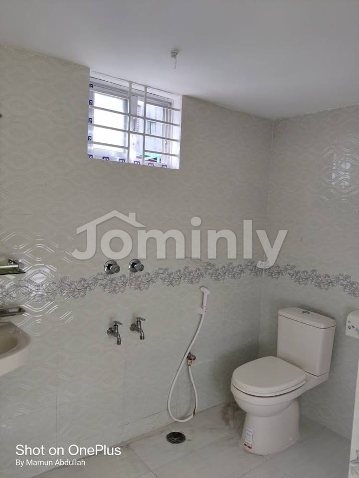 1364 Sqft 3-Bedroom Ready Flat with Parking & Bank Loan Facility 650 Meters from Gulshan-Badda Link Road - 5