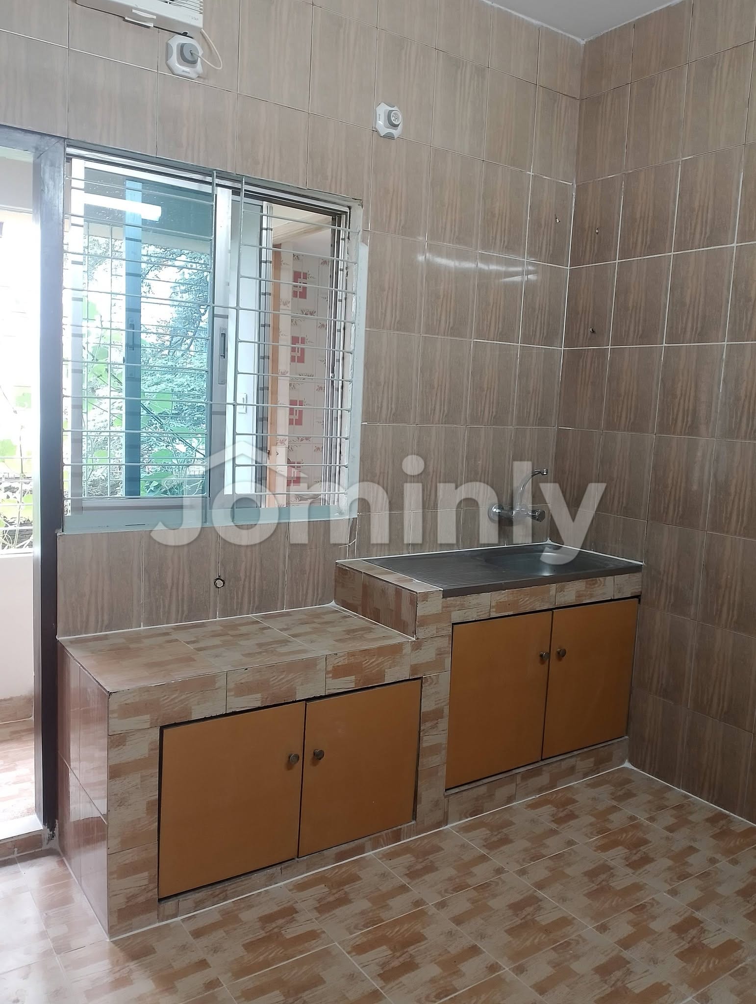 1600 Sqft North-Facing 1st Floor 3-Bedroom Used Flat with Furnished Kitchen & Parking in Sector-10 Road-4 Uttara - 3