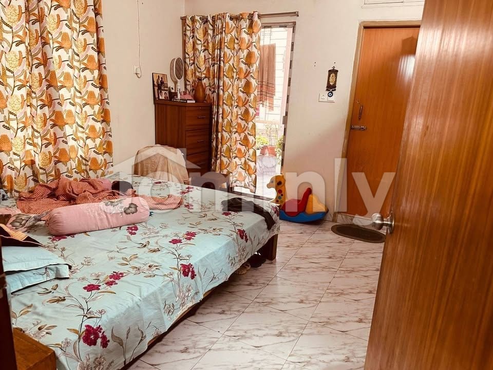 1391 Sqft 1st Floor (Unit 2A) 3-Bedroom Used Ready Flat with Parking & Full Generator Backup 1-Min Walk from Kazipara Metro Station - 4