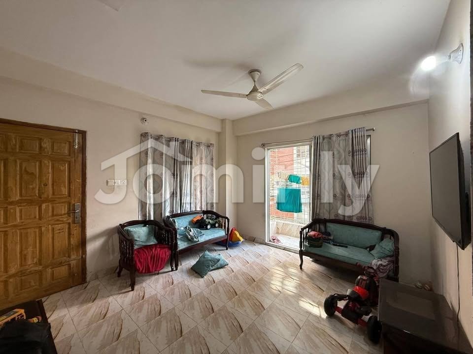 1261 Sqft 6th Floor (Unit 7C) 3-Bedroom Used Ready Flat with Parking & Full Generator Backup 1-Min Walk from Kazipara Metro Station - 2