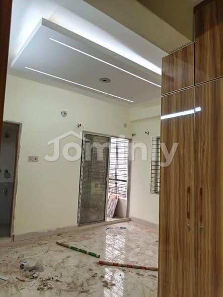 1510 Sqft South-Facing 3-Bedroom Corner Flat with Parking Near Farazy Hospital & Faizur Rahman School Banasree