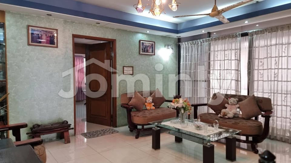 2800 Sqft bti Single-Unit Luxury Flat in Block-C Bashundhara R/A | Titas Gas, 2 Parkings