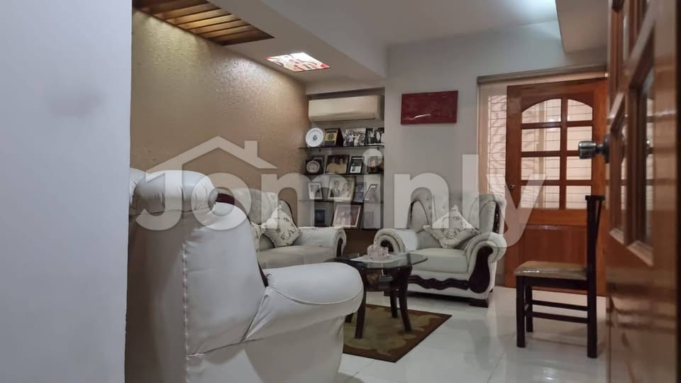 2800 Sqft bti Single-Unit Luxury Flat in Block-C Bashundhara R/A | Titas Gas, 2 Parkings - 2