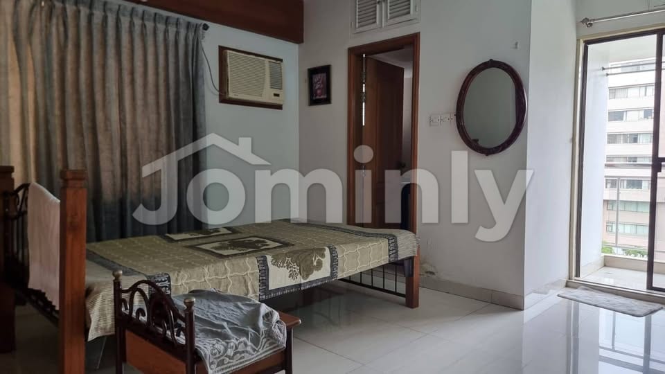 2800 Sqft bti Single-Unit Luxury Flat in Block-C Bashundhara R/A | Titas Gas, 2 Parkings - 5