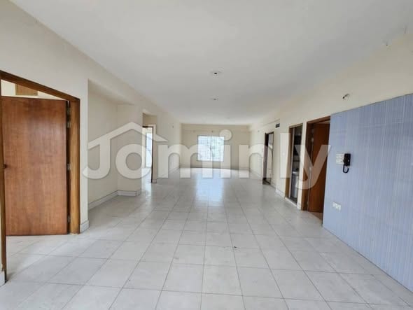 2200 Sqft 5th Floor Flat in ADL Silhouette House J Block Bashundhara R/A