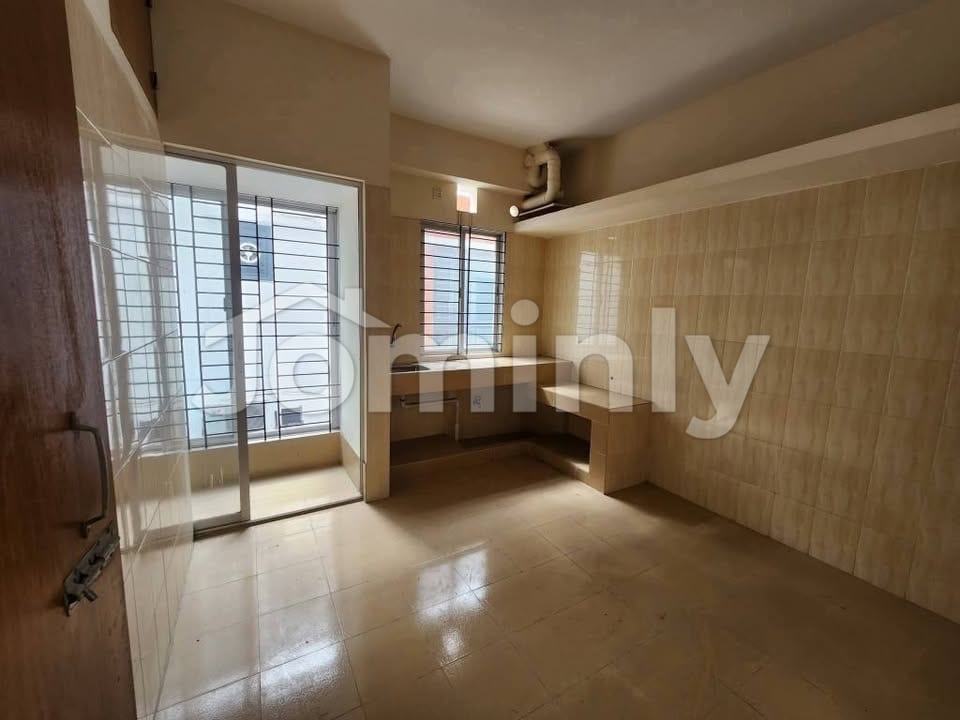 2200 Sqft 5th Floor Flat in ADL Silhouette House J Block Bashundhara R/A - 3