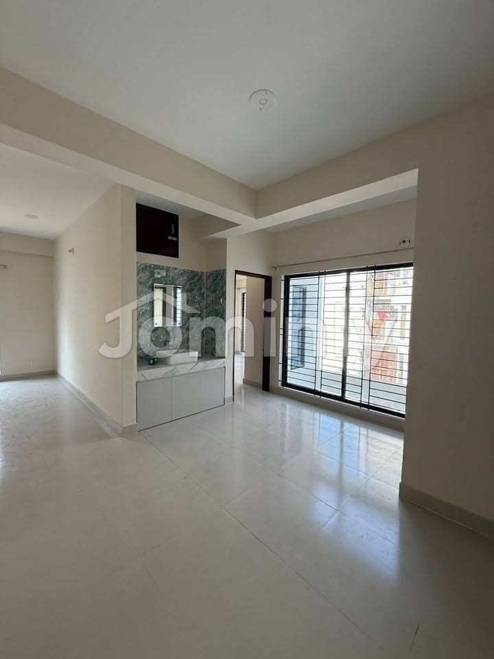 1850 Sqft Single-Unit 7th Floor North-Facing Flat in Pacific Landmark Block-F Road-18 Bashundhara R/A - 4