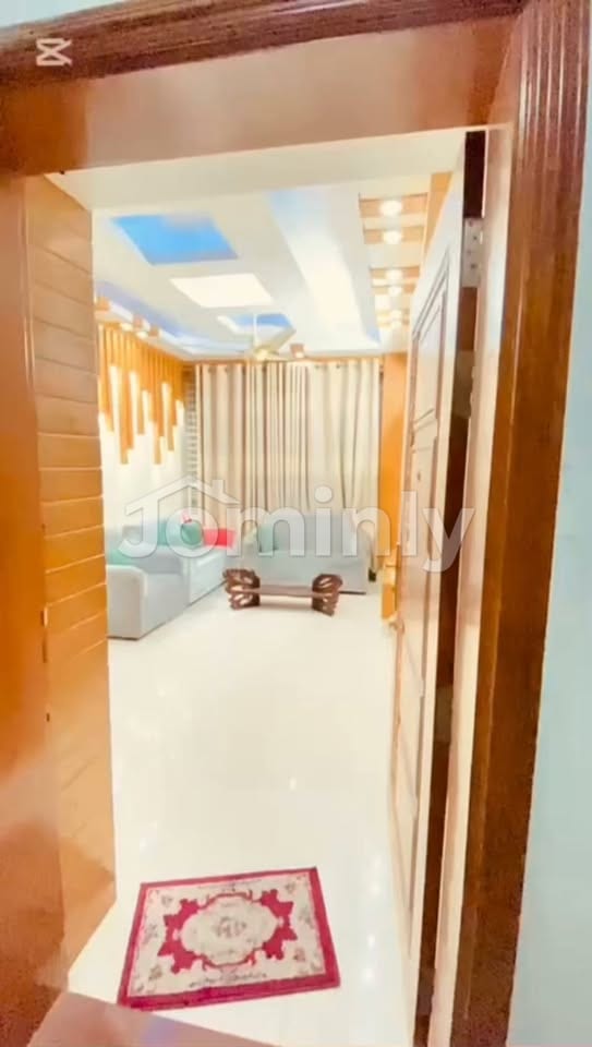 1400 Sqft 5th Floor 3-Bed Ready Flat For Sale with Parking for Tk 85 Lakh in Block-A Bashundhara Riverview