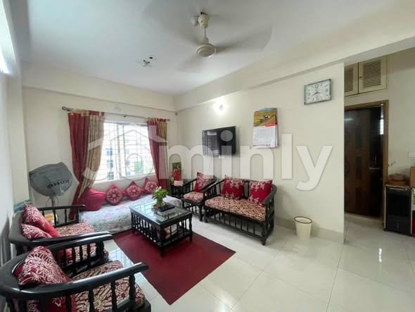 Used 1610 SQFT South Facing Single Unit Apartment for Sale in Block G, Bashundhara R/A, Dhaka - 2