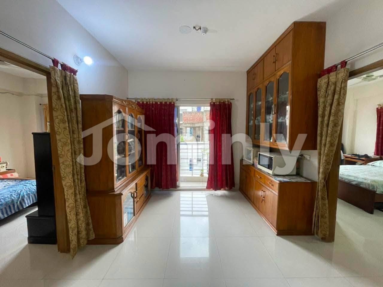 Used 1610 SQFT South Facing Single Unit Apartment for Sale in Block G, Bashundhara R/A, Dhaka - 4