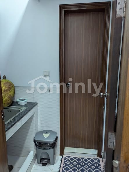 Almost New 1620 SQFT South Facing Single Unit Ready Apartment for Sale on 5th Floor Near Sector 11, Uttara, Dhaka - 2