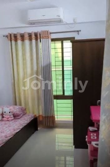 Almost New 1620 SQFT South Facing Single Unit Ready Apartment for Sale on 5th Floor Near Sector 11, Uttara, Dhaka - 3