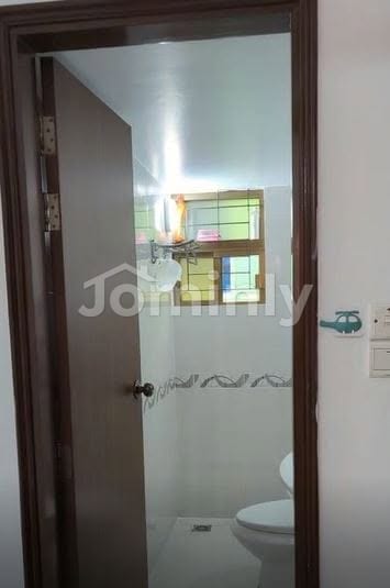 Almost New 1620 SQFT South Facing Single Unit Ready Apartment for Sale on 5th Floor Near Sector 11, Uttara, Dhaka - 4