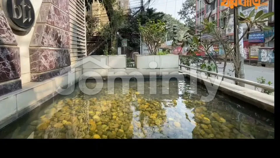 2,350 SQFT (218.32 SQM) Used South-Facing Single-Unit Apartment for Sale | Uttara Sector 6 | 3rd Floor | 1 Car Parking | 5 Katha Corner Plot