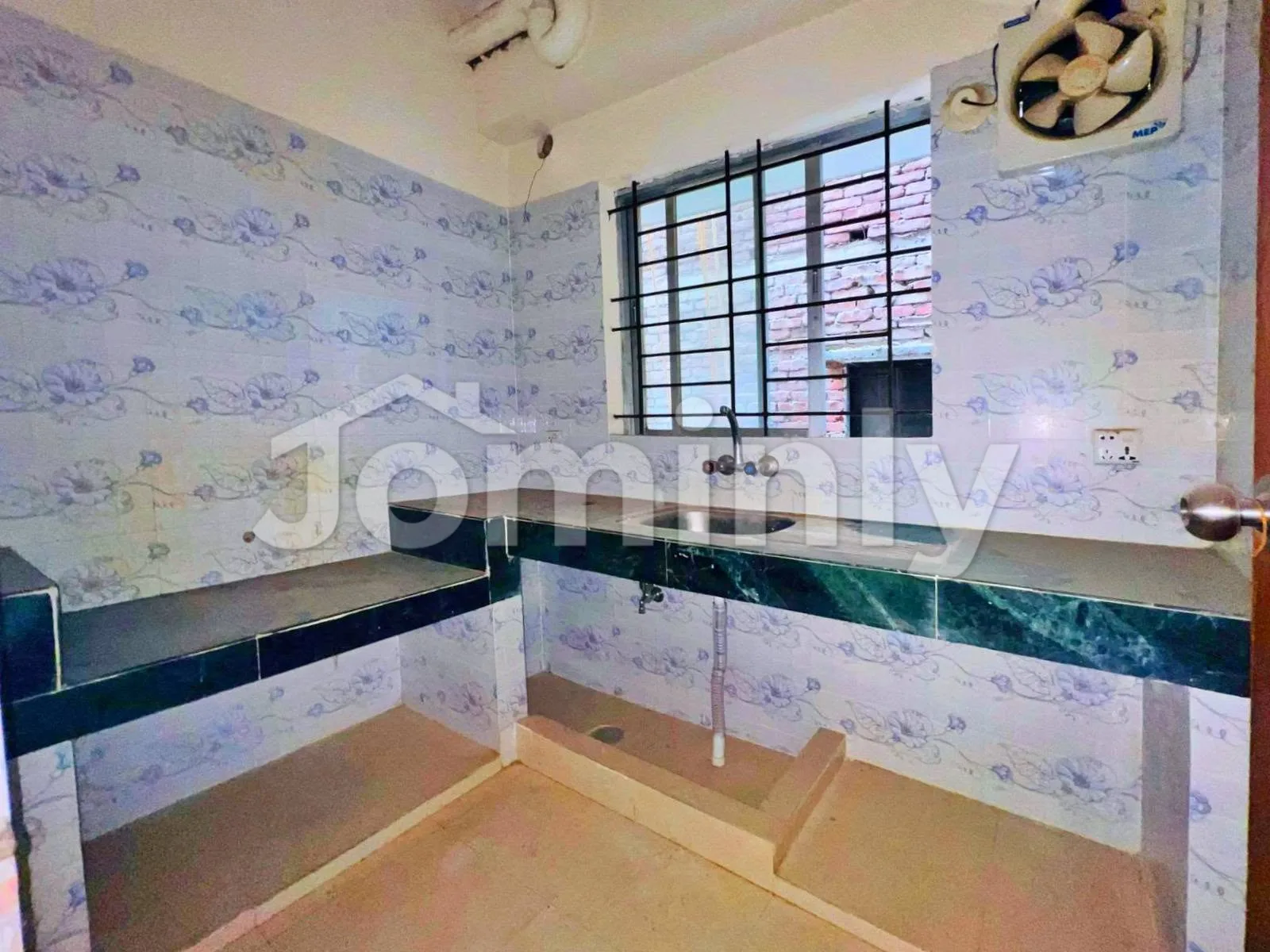 1452 Sqft West Facing Apartment for Sale | Sector 10 Uttara | 4th Floor Unit with Parking - 2