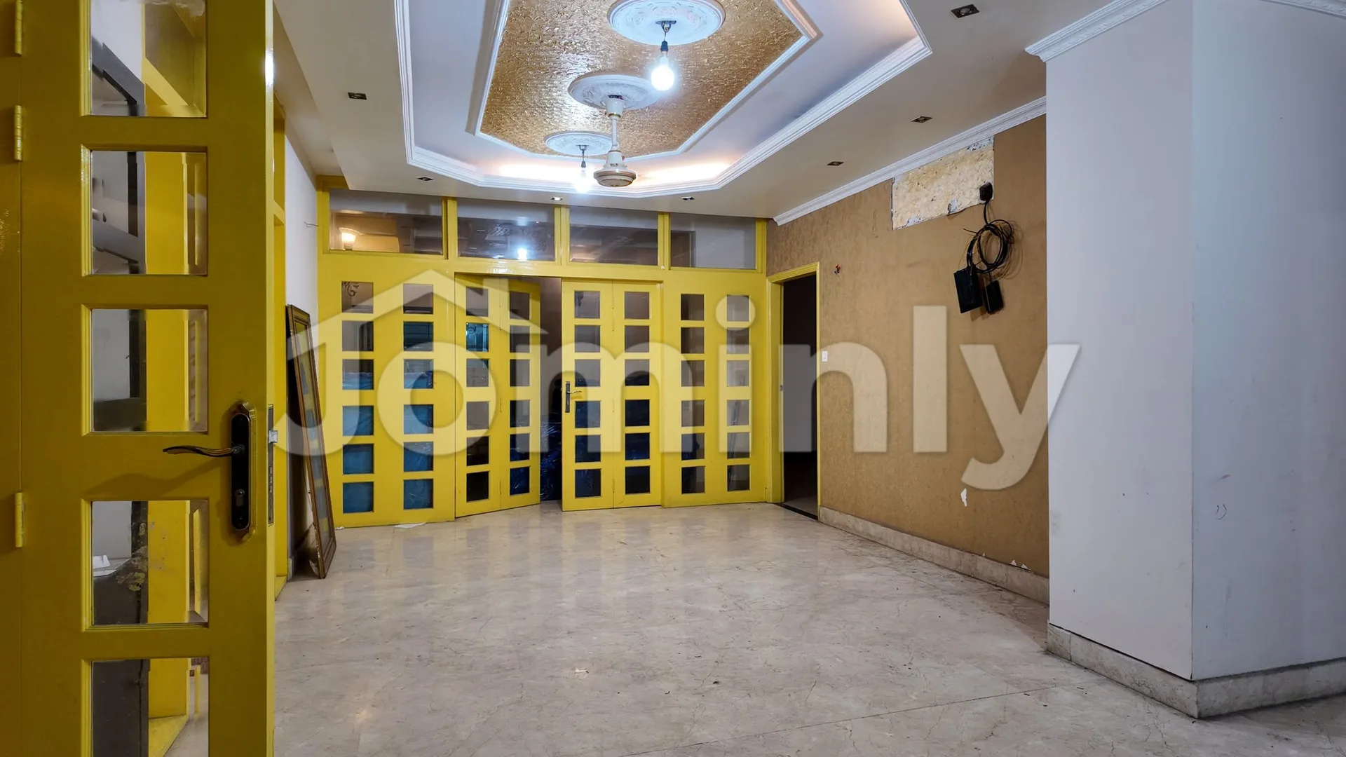 2800 Sqft Spacious Apartment for Sale | Road 10A Dhanmondi | 2nd Floor Unit with Titas Gas & Parking