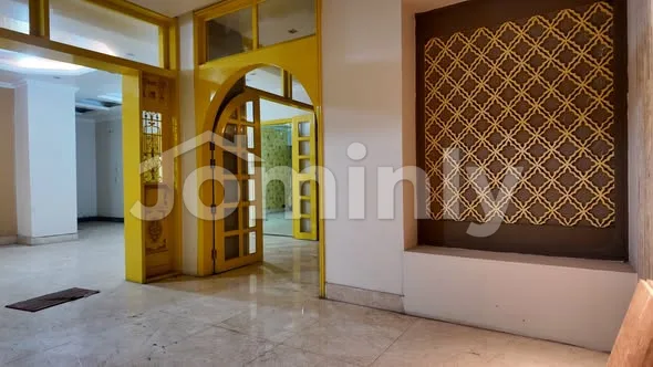 2800 Sqft Spacious Apartment for Sale | Road 10A Dhanmondi | 2nd Floor Unit with Titas Gas & Parking - 4