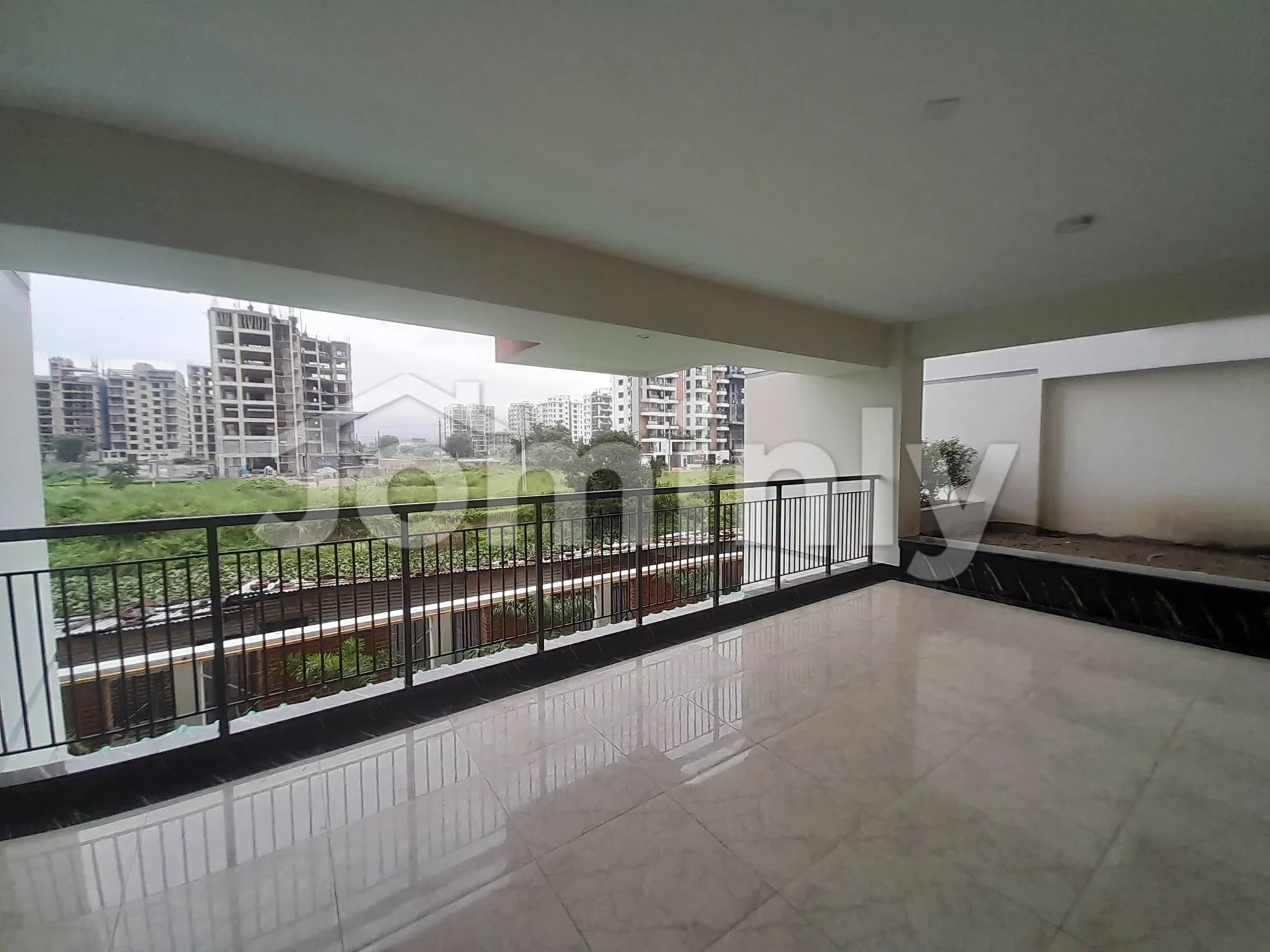 Brand New 1400 SQFT 3-Bedroom South-East Facing Lakeview Luxury Flat for Rent | Bashundhara R/A, Dhaka | 6th Floor