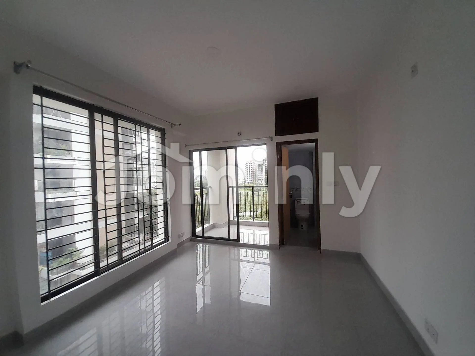 Brand New 1400 SQFT 3-Bedroom South-East Facing Lakeview Luxury Flat for Rent | Bashundhara R/A, Dhaka | 6th Floor - 5