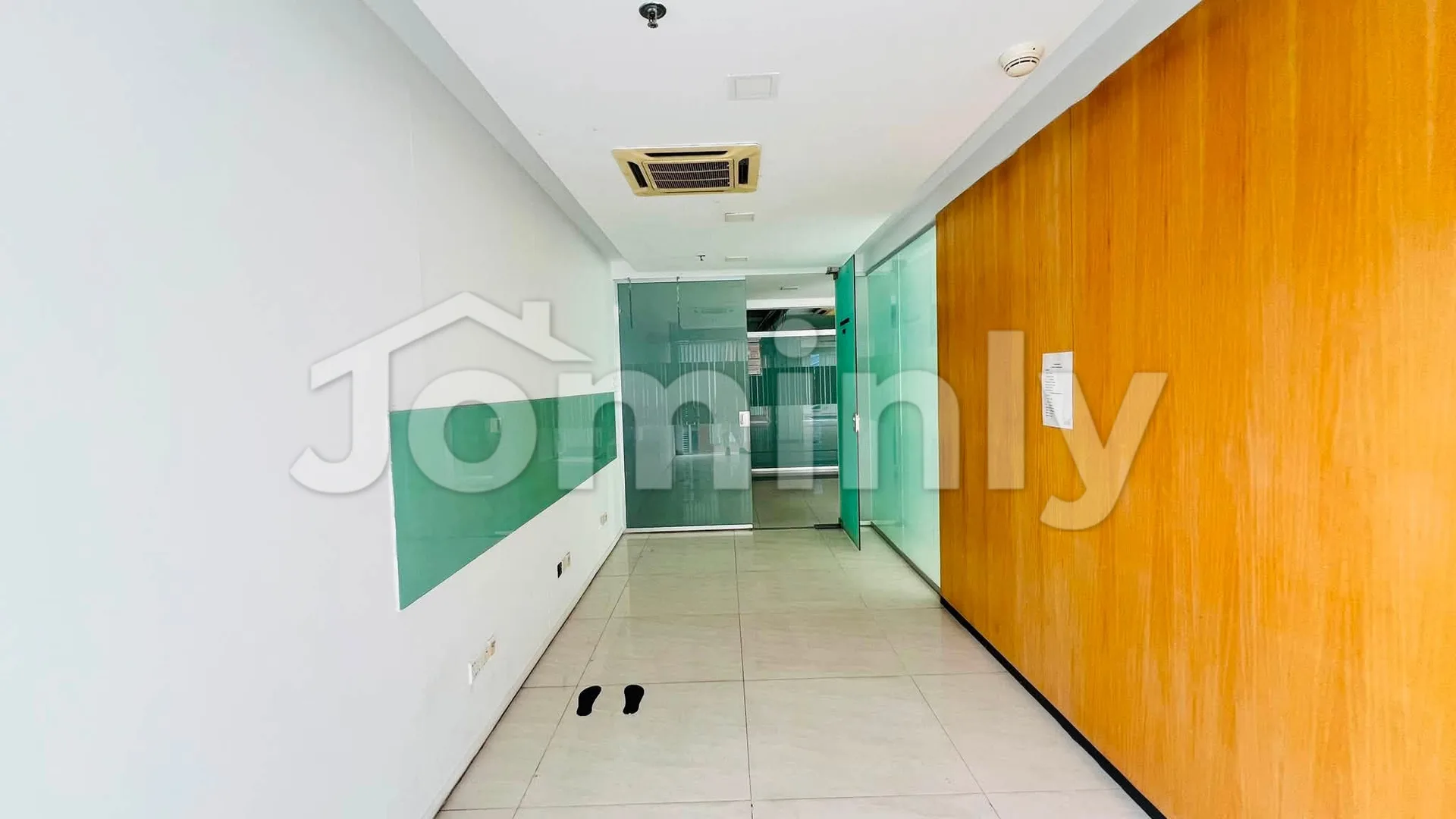 7470 SQFT Semi-Furnished 5th Floor Commercial Office Space for Rent | Central AC & 4 Parking | Gulshan, Dhaka - 5