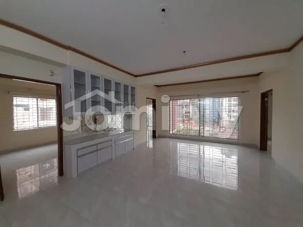 2200 Sqft South Facing Luxury Apartment for Rent | Bashundhara R/A Prime Location | 4 Bed, 2 Parking