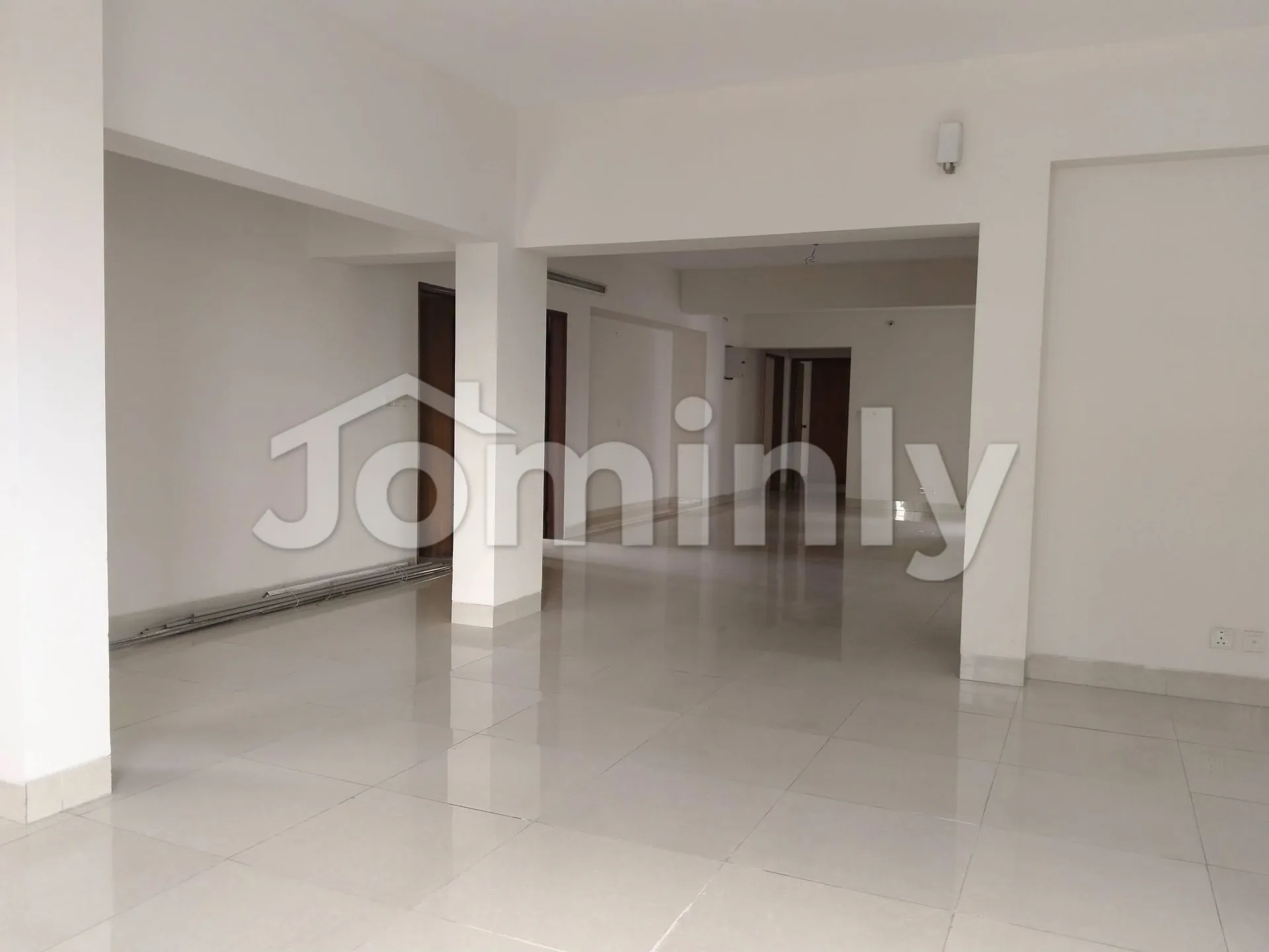 3100 SQFT 4-Bedroom Single-Unit 7th Floor Apartment for Sale | Gulshan 1, Dhaka | Titas Gas & 2 Lifts