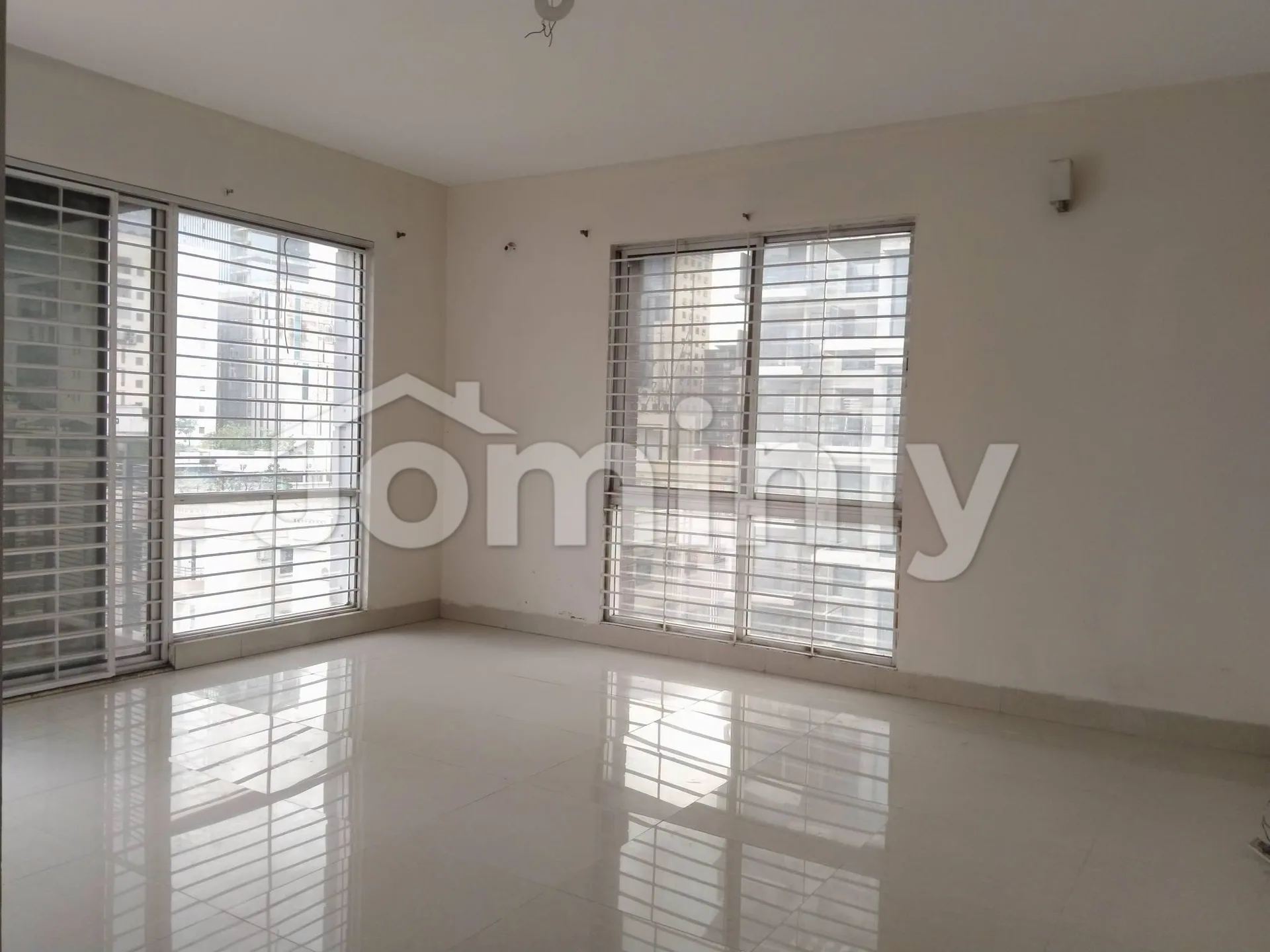 3100 SQFT 4-Bedroom Single-Unit 7th Floor Apartment for Sale | Gulshan 1, Dhaka | Titas Gas & 2 Lifts - 5