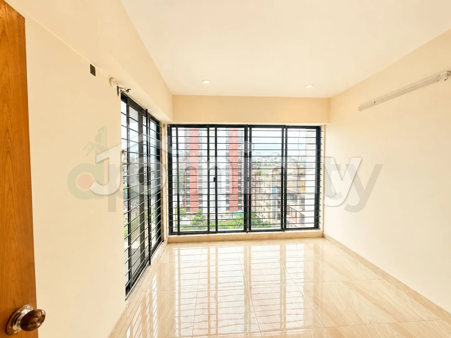 2085 SFT South-Facing Apartment for Rent | Bashundhara R/A | 8th Floor | Parking, Lift, Generator, Security, CCTV, Intercom - 4