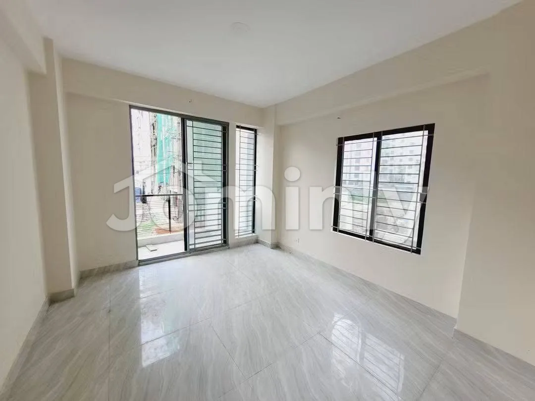 2200 Sqft Semi Furnished Apartment for Rent | Bashundhara R/A | 4 Bedrooms, 4 Bathrooms, 3 Balconies, Separate Drawing & Dining Area - 3