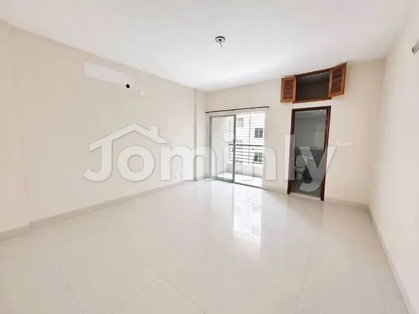 2250 Sqft Luxury Apartment for Rent | Bashundhara R/A | 4 Bedrooms, 4 Bathrooms, 3 Balconies, Separate Drawing & Dining Area with Servant Room and 24/7 Security - 5