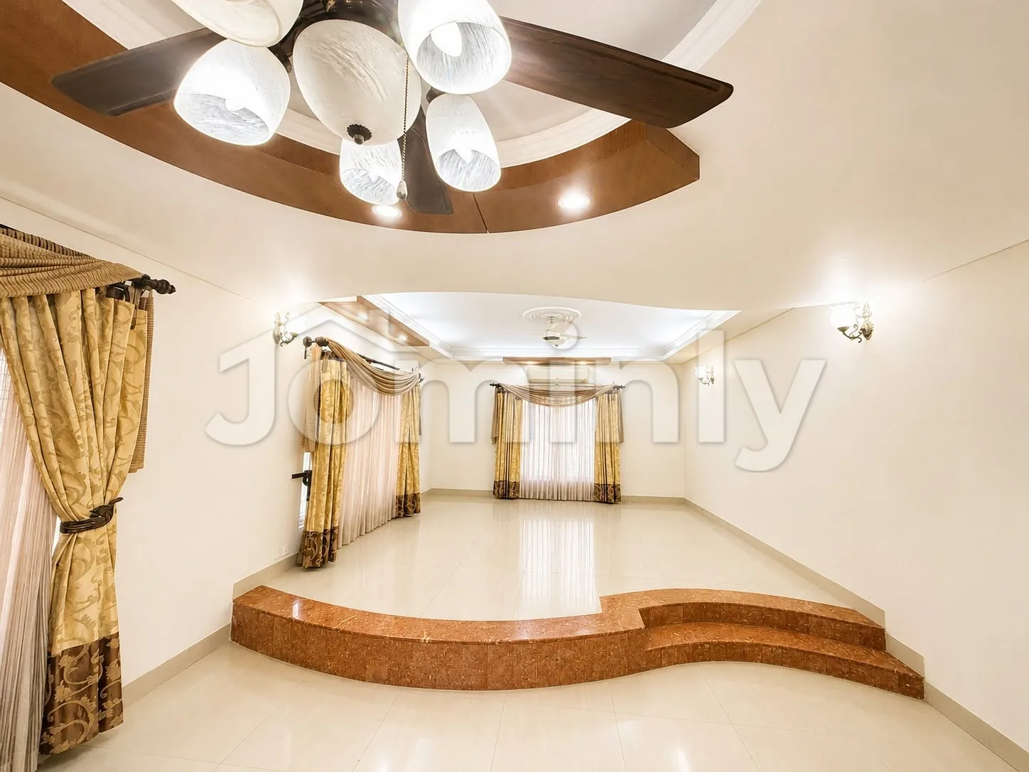 2600 SFT South-Facing Apartment for Rent | Bashundhara R/A | 2nd Floor | Parking, Lift, Generator, Security, CCTV - 2