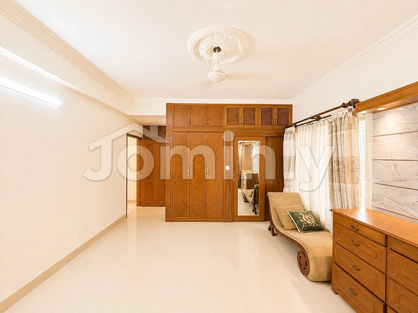 2600 SFT South-Facing Apartment for Rent | Bashundhara R/A | 2nd Floor | Parking, Lift, Generator, Security, CCTV - 3