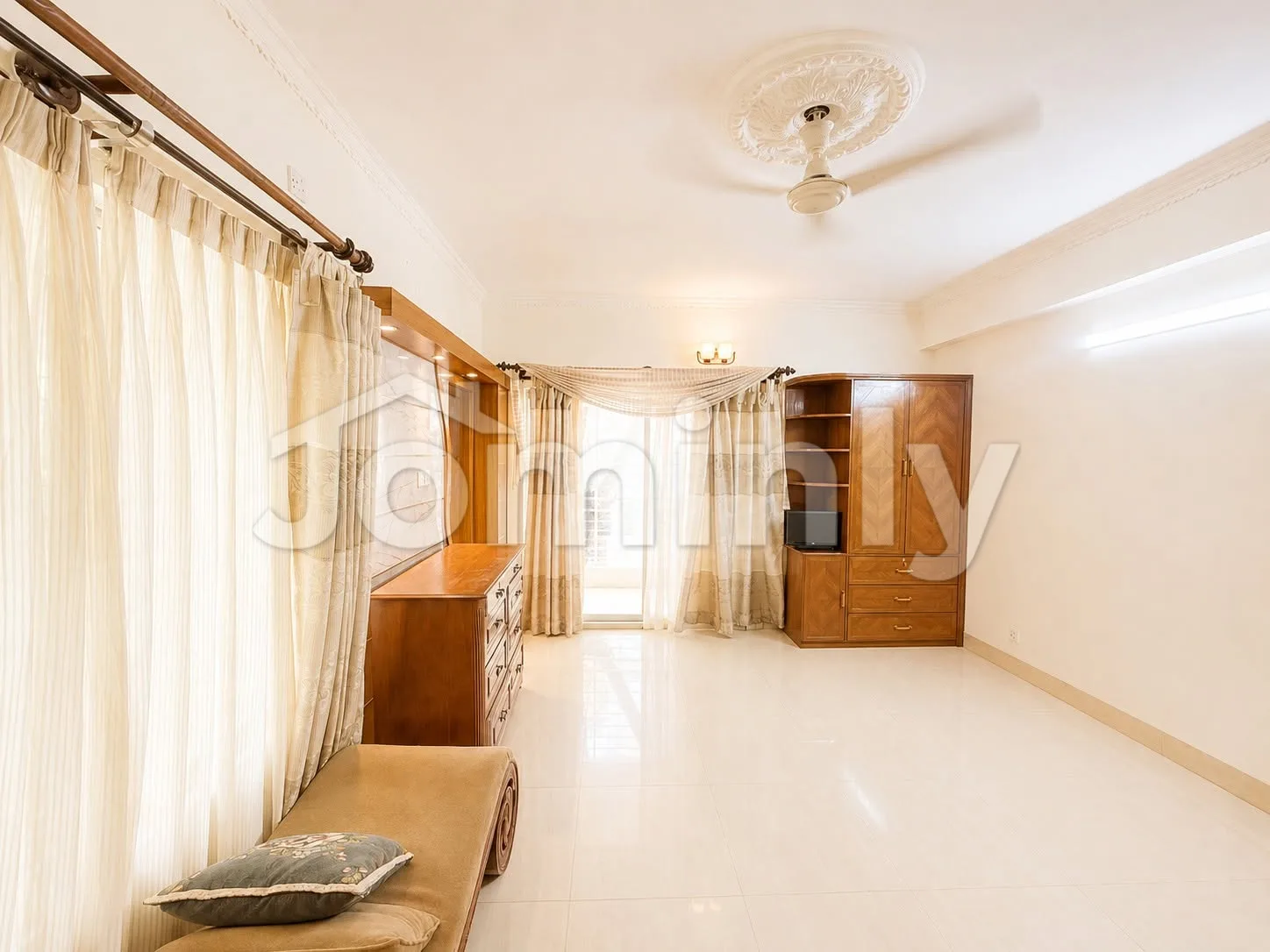 2600 SFT South-Facing Apartment for Rent | Bashundhara R/A | 2nd Floor | Parking, Lift, Generator, Security, CCTV - 5