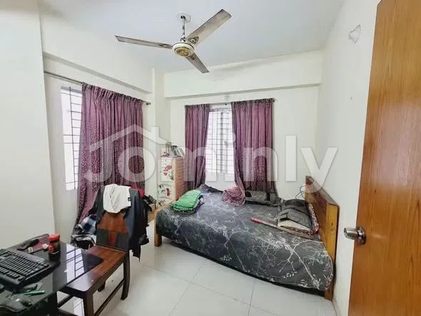 1200 Sqft 3 Bed Apartment for Rent | Bashundhara R/A | 3 Bedrooms, 2 Bathrooms, 2 Balconies with Drawing & Dining Area and 24/7 Security - 4