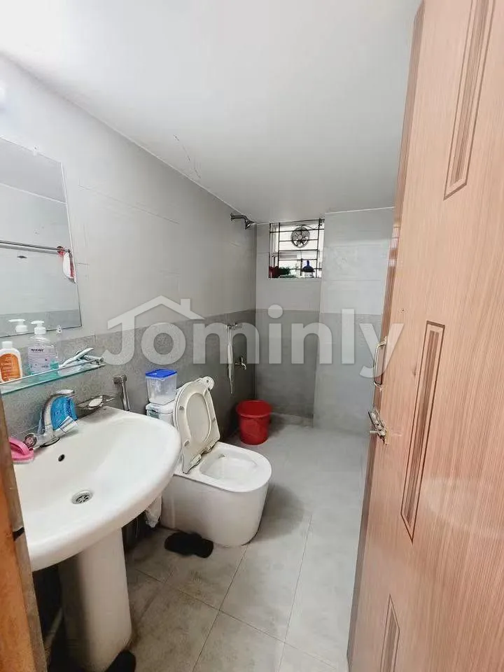 1200 Sqft 3 Bed Apartment for Rent | Bashundhara R/A | 3 Bedrooms, 2 Bathrooms, 2 Balconies with Drawing & Dining Area and 24/7 Security - 5