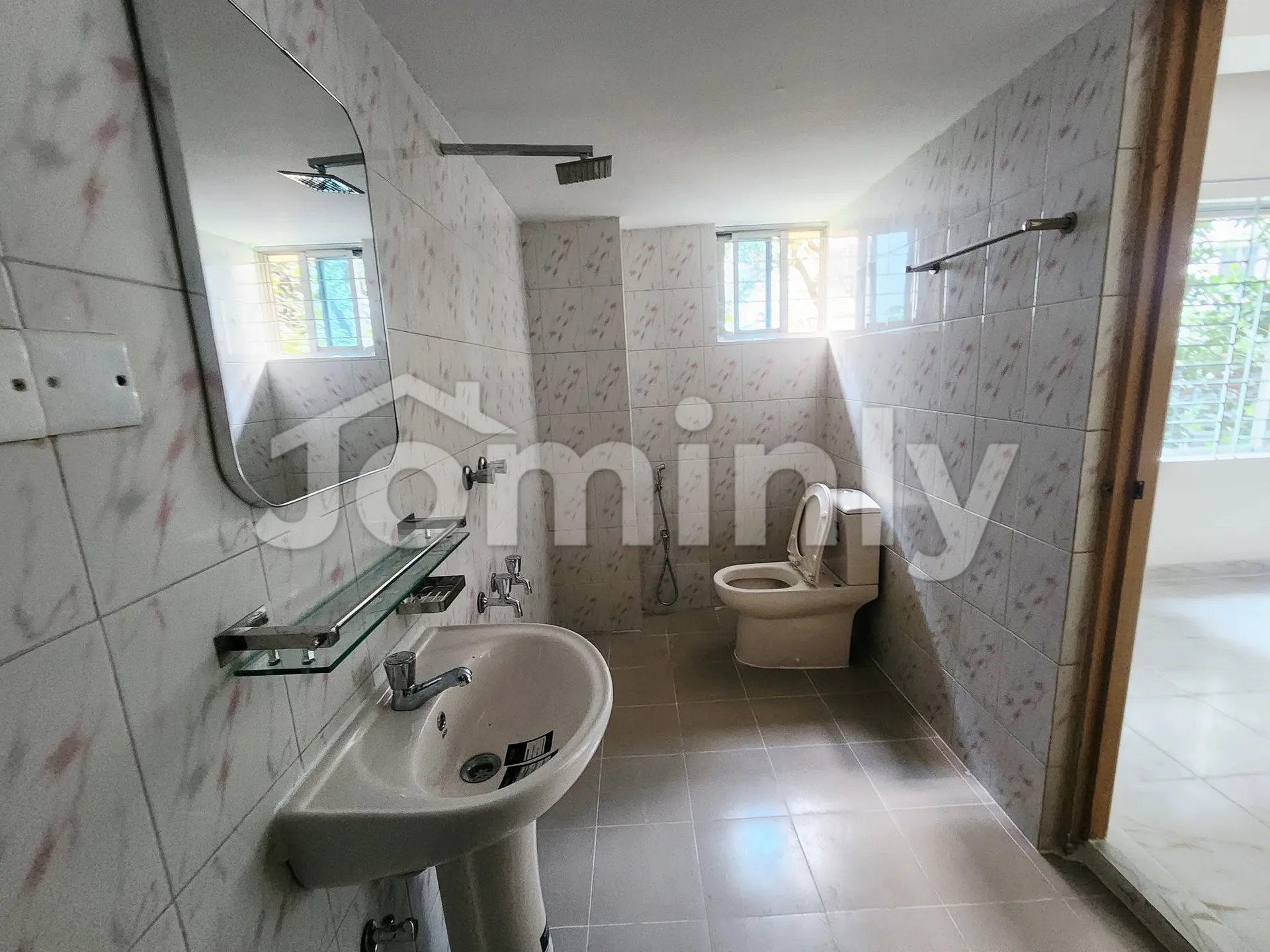 1550 Sqft Used North Facing Apartment for Sale | Uttara Sector 10, Road 4 | 3 Bedrooms, 3 Bathrooms, Titas Gas Connection, Lift & Parking - 5