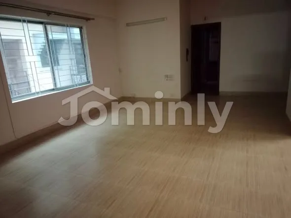 2500 Sqft Office Space for Rent | Gulshan 2 | 3 Bed, 4 Bath, 2 Lifts, 1 Parking, Generator, CCTV & Rooftop Garden - 2